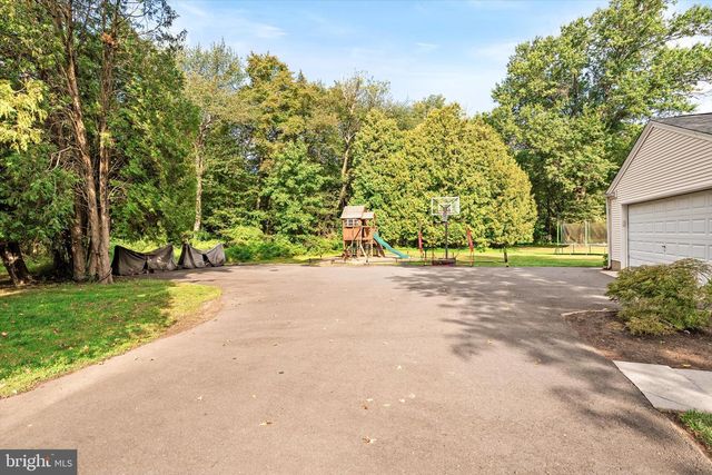 53 RICHARDSON RD, Robbinsville, NJ 08691