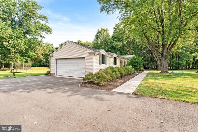 53 RICHARDSON RD, Robbinsville, NJ 08691