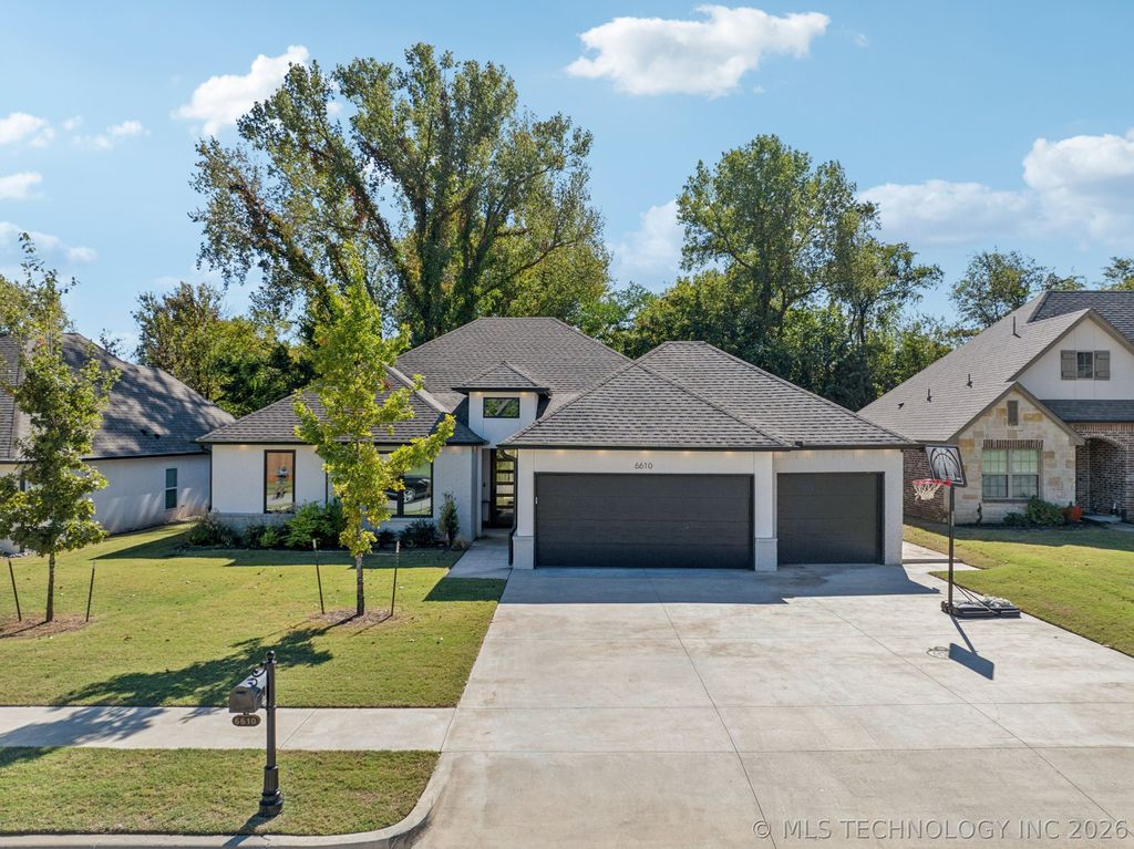 6610 E 119th Street S, Bixby, OK 74008