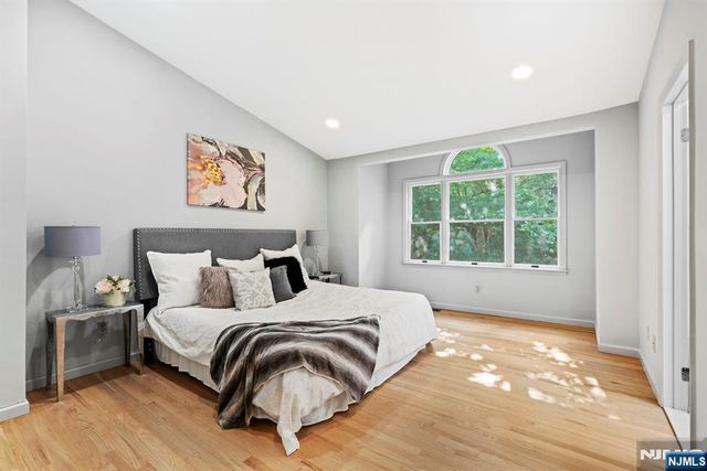 477 Undercliff Avenue, Edgewater, NJ 07020