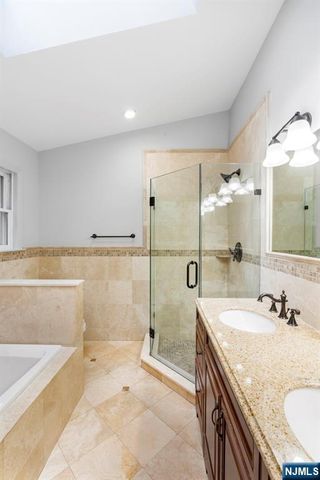 477 Undercliff Avenue, Edgewater, NJ 07020