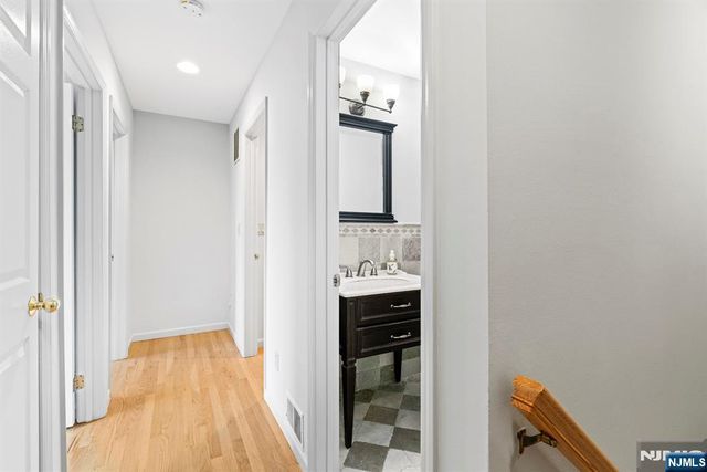 477 Undercliff Avenue, Edgewater, NJ 07020