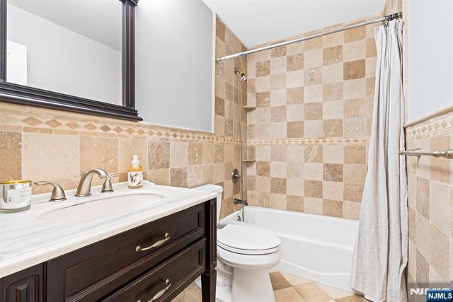 477 Undercliff Avenue, Edgewater, NJ 07020