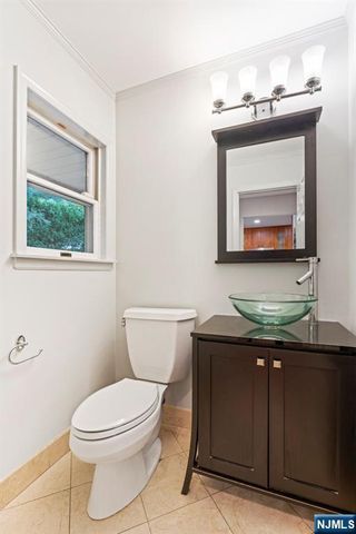 477 Undercliff Avenue, Edgewater, NJ 07020