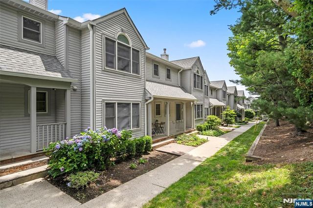 477 Undercliff Avenue, Edgewater, NJ 07020