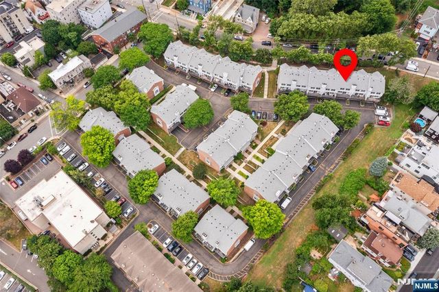 477 Undercliff Avenue, Edgewater, NJ 07020