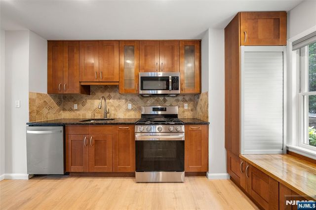 477 Undercliff Avenue, Edgewater, NJ 07020