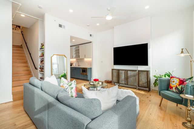 1003 Walnut Street, Cincinnati, OH 45202