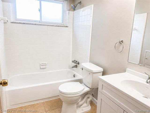 9614 Garfield, Redford, MI 48239