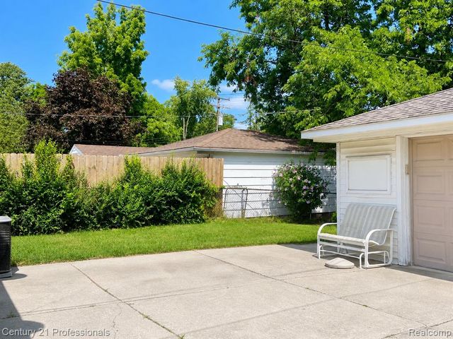9614 Garfield, Redford, MI 48239