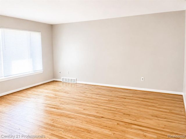 9614 Garfield, Redford, MI 48239