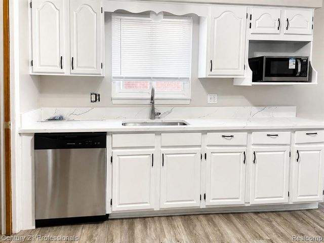 9614 Garfield, Redford, MI 48239
