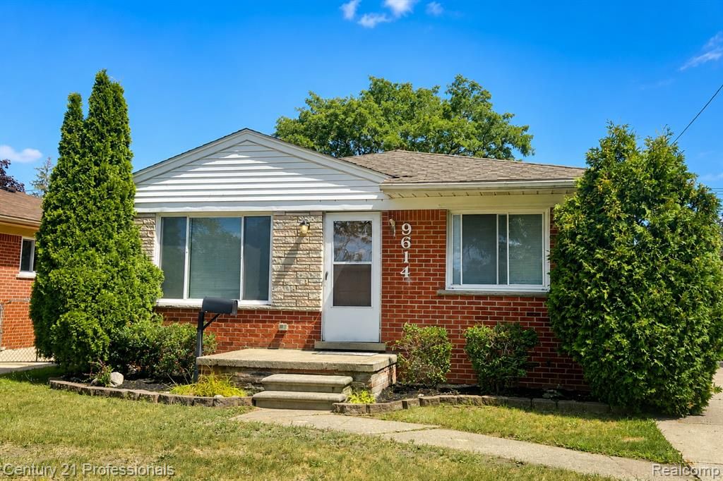 9614 Garfield, Redford, MI 48239
