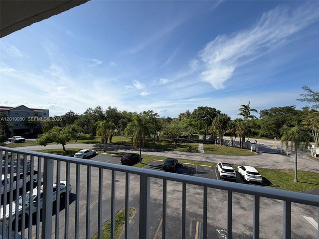8200 SW 210th St 213, Cutler Bay, FL 33189