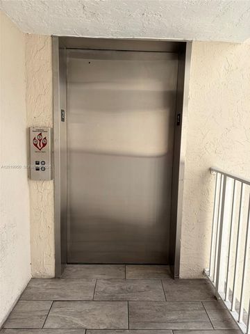 8200 SW 210th St 213, Cutler Bay, FL 33189