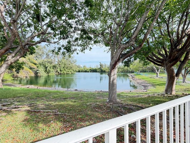 8200 SW 210th St 213, Cutler Bay, FL 33189