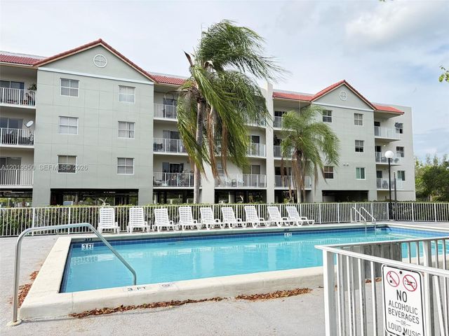 8200 SW 210th St 213, Cutler Bay, FL 33189