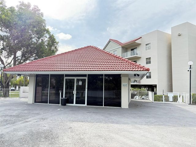 8200 SW 210th St 213, Cutler Bay, FL 33189