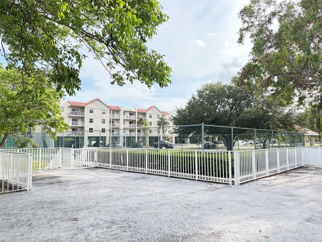 8200 SW 210th St 213, Cutler Bay, FL 33189