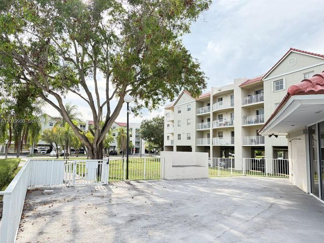 8200 SW 210th St 213, Cutler Bay, FL 33189