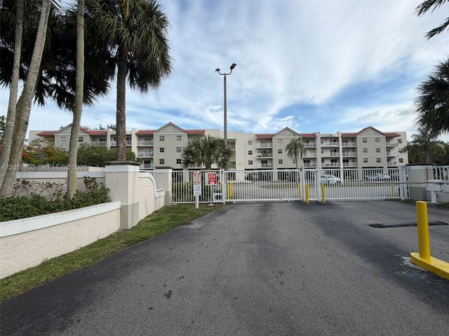 8200 SW 210th St 213, Cutler Bay, FL 33189