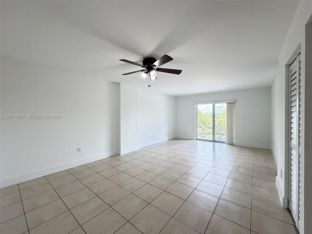 8200 SW 210th St 213, Cutler Bay, FL 33189