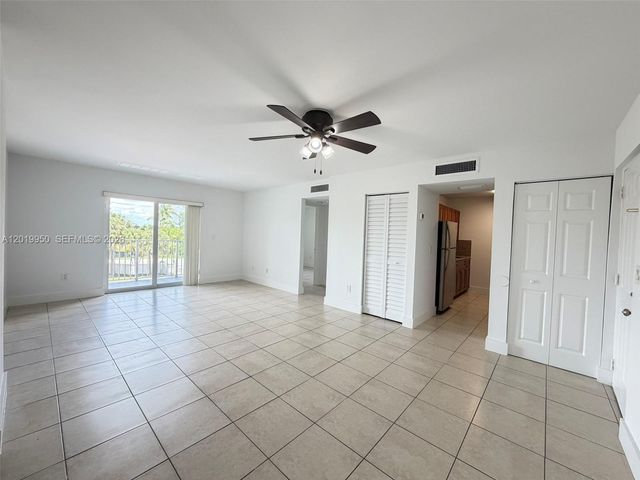 8200 SW 210th St 213, Cutler Bay, FL 33189
