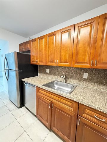 8200 SW 210th St 213, Cutler Bay, FL 33189