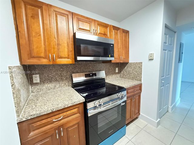 8200 SW 210th St 213, Cutler Bay, FL 33189