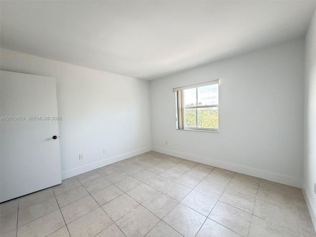 8200 SW 210th St 213, Cutler Bay, FL 33189