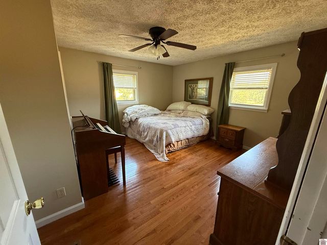 1535 Toy York rd., Benton, KY 42025