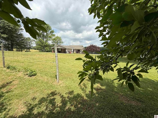 1535 Toy York rd., Benton, KY 42025