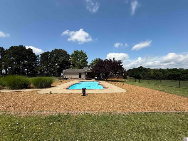 1535 Toy York rd., Benton, KY 42025