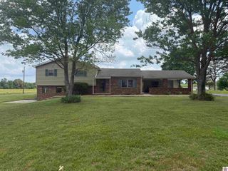 1535 Toy York rd., Benton, KY 42025