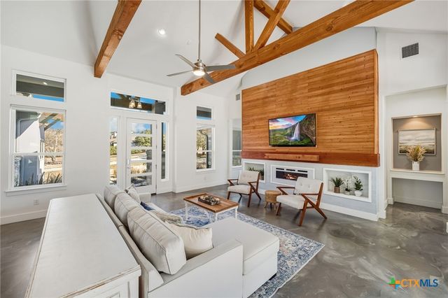 223 Oak Shores Drive, Canyon Lake, TX 78133