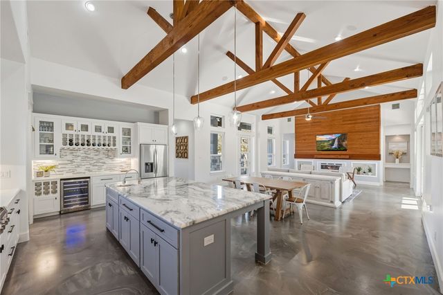 223 Oak Shores Drive, Canyon Lake, TX 78133