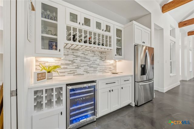 223 Oak Shores Drive, Canyon Lake, TX 78133