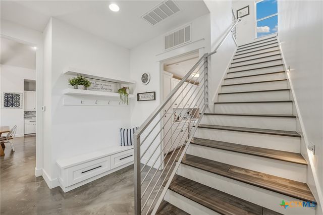 223 Oak Shores Drive, Canyon Lake, TX 78133