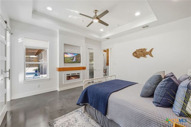 223 Oak Shores Drive, Canyon Lake, TX 78133