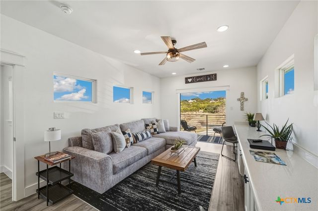 223 Oak Shores Drive, Canyon Lake, TX 78133