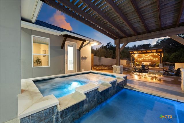 223 Oak Shores Drive, Canyon Lake, TX 78133