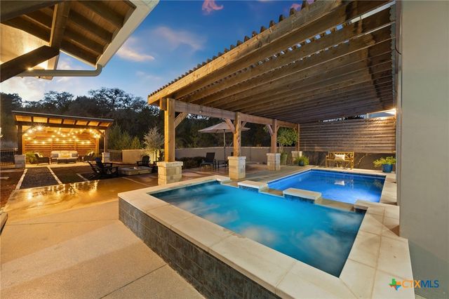 223 Oak Shores Drive, Canyon Lake, TX 78133