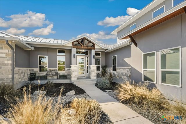 223 Oak Shores Drive, Canyon Lake, TX 78133