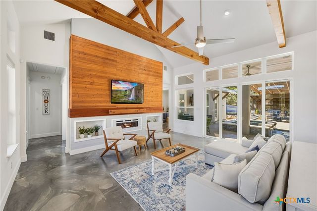 223 Oak Shores Drive, Canyon Lake, TX 78133