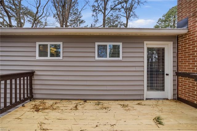 2452 Laurel Cove DR, Virginia Beach, VA 23454