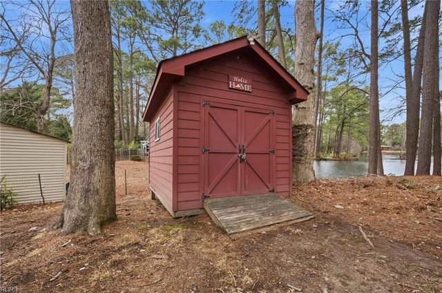 2452 Laurel Cove DR, Virginia Beach, VA 23454