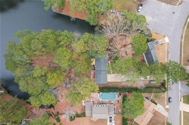 2452 Laurel Cove DR, Virginia Beach, VA 23454