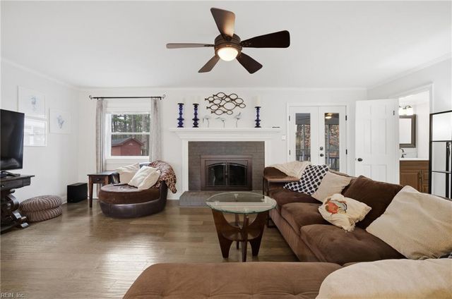 2452 Laurel Cove DR, Virginia Beach, VA 23454