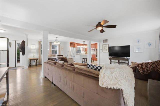 2452 Laurel Cove DR, Virginia Beach, VA 23454