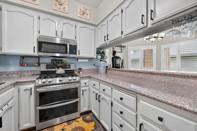 4529 Galbrath Dr, Sacramento, CA 95842